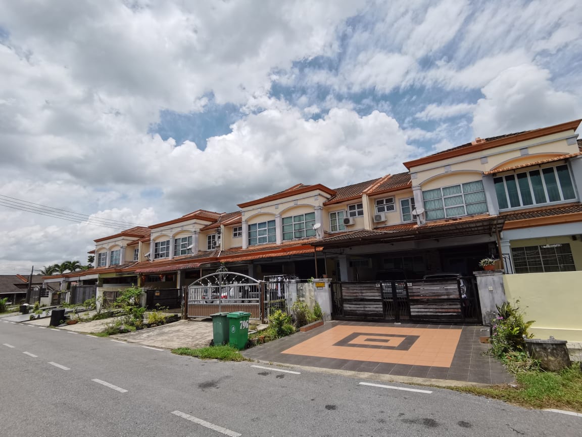 Property in Taman greenwood, Jalan Penrissen, Kuching – photo 2 of 7