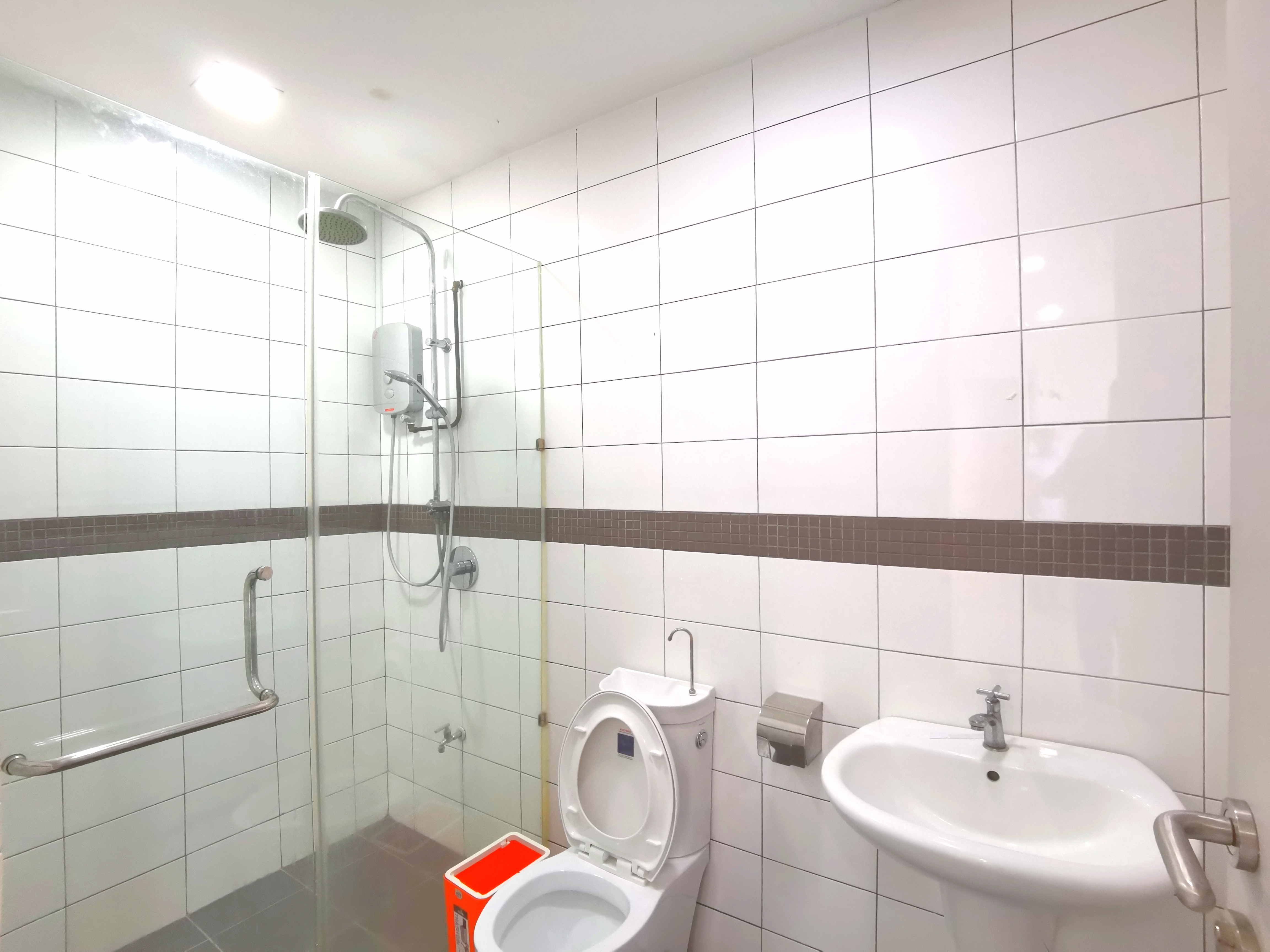 Condominium in Lor Pearl Park 1, Sunny Hill Garden, Kuching – photo 9 of 10