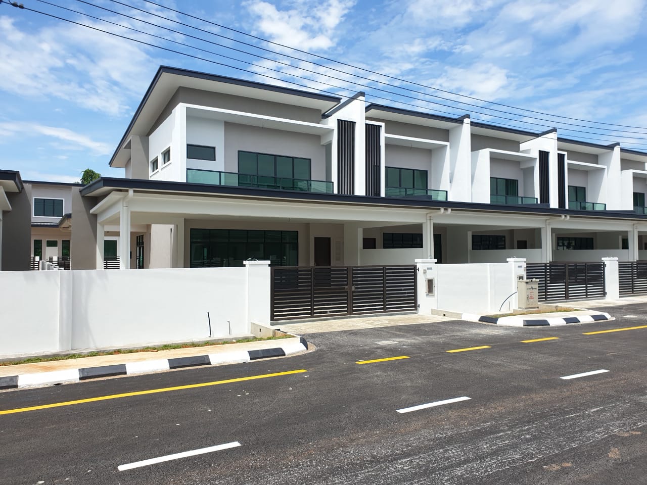 Brand New Double Storey Terrace Corner@Nearby Batu Kawa Riverfront Garden