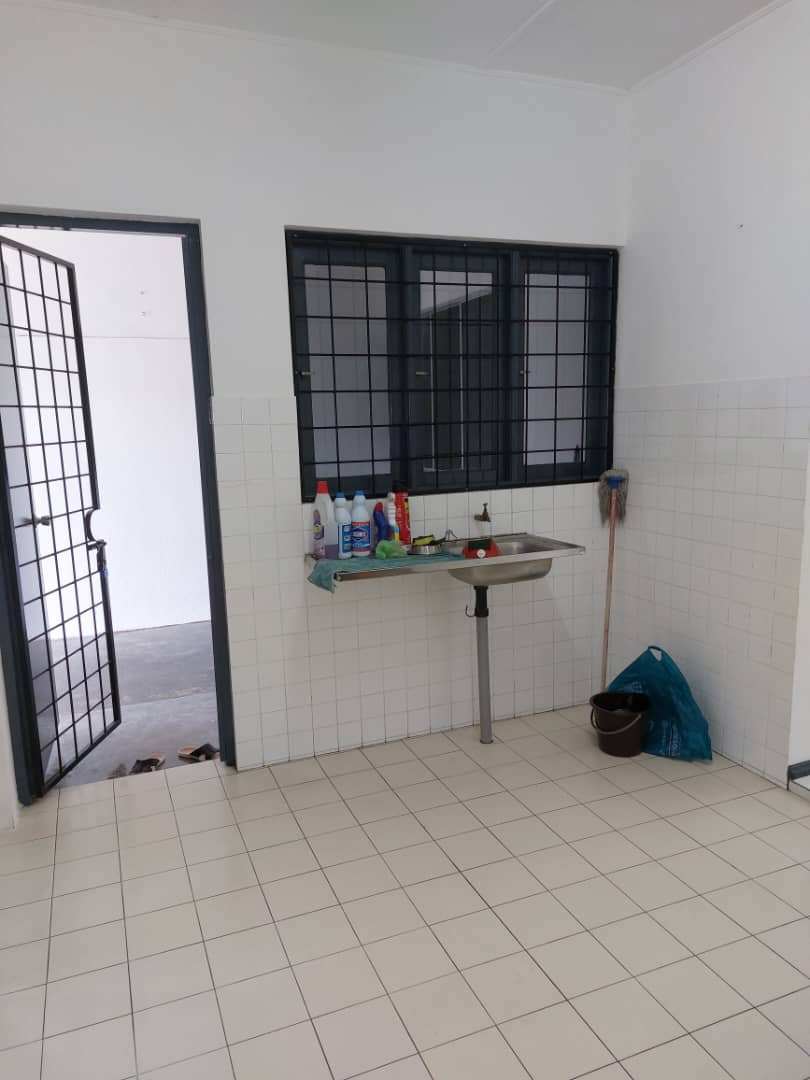 Terrace house in Muara Tabuan, Kuching – photo 4 of 5