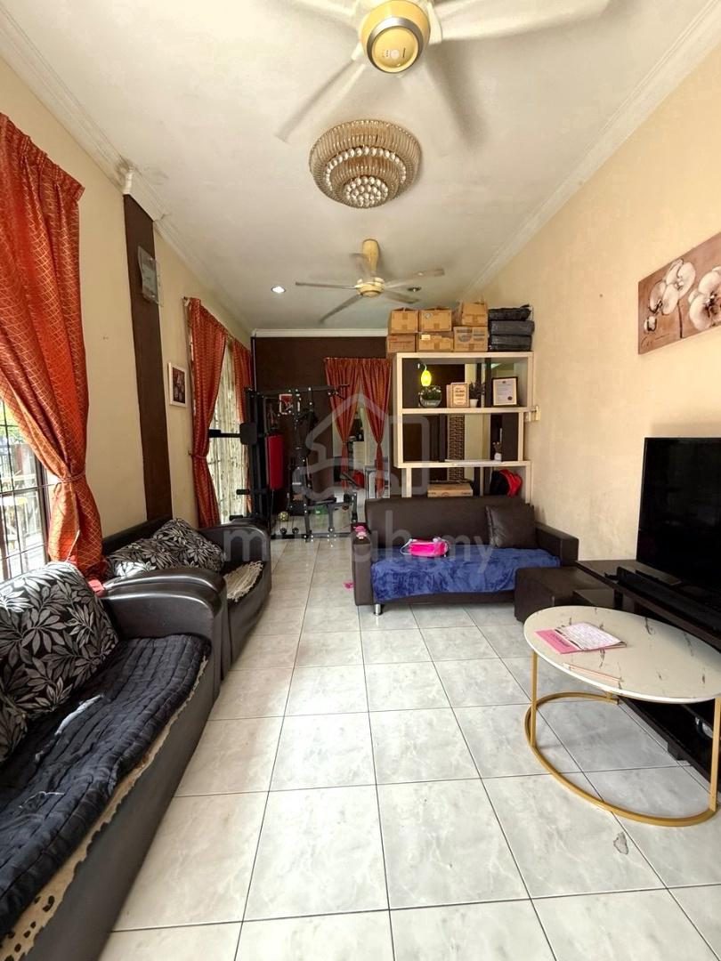 1-storey Terraced House, Kuching – photo 1 of 3