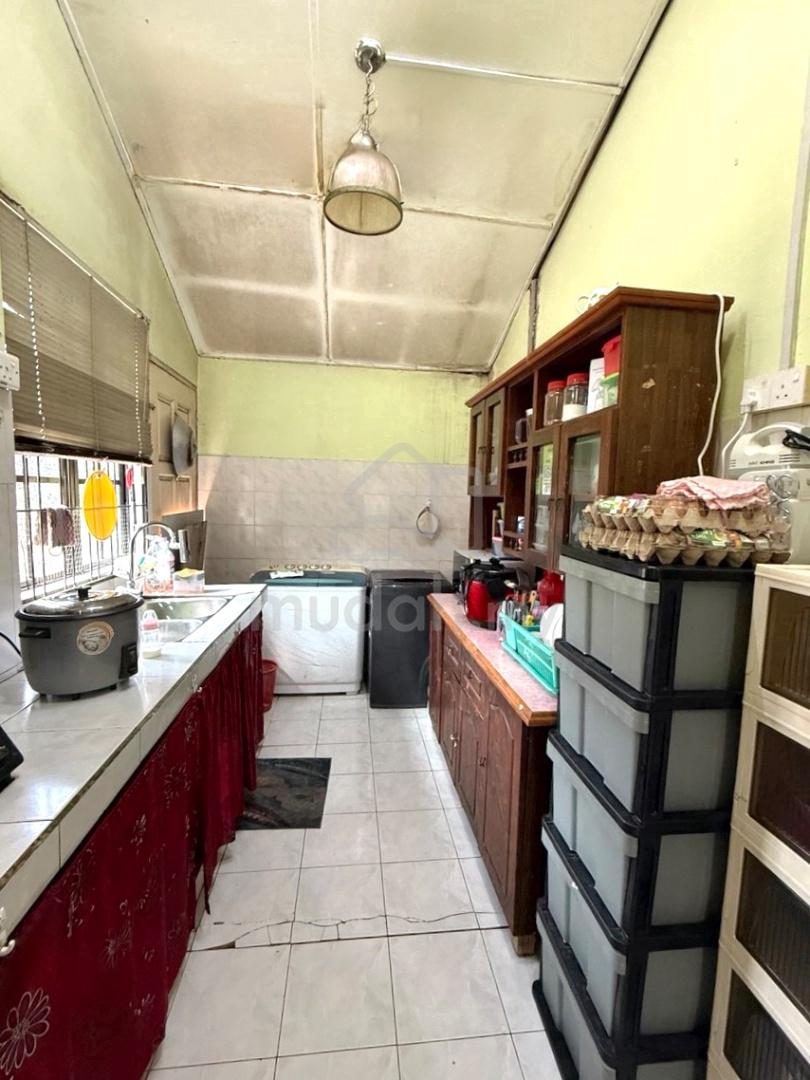 1-storey Terraced House, Kuching – photo 3 of 3