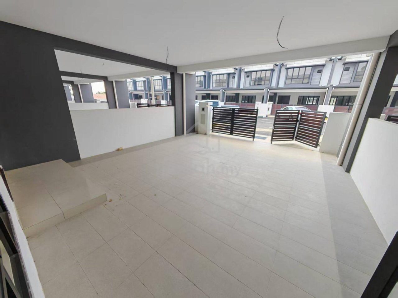 2-storey Terraced House, Bintulu – photo 2 of 3