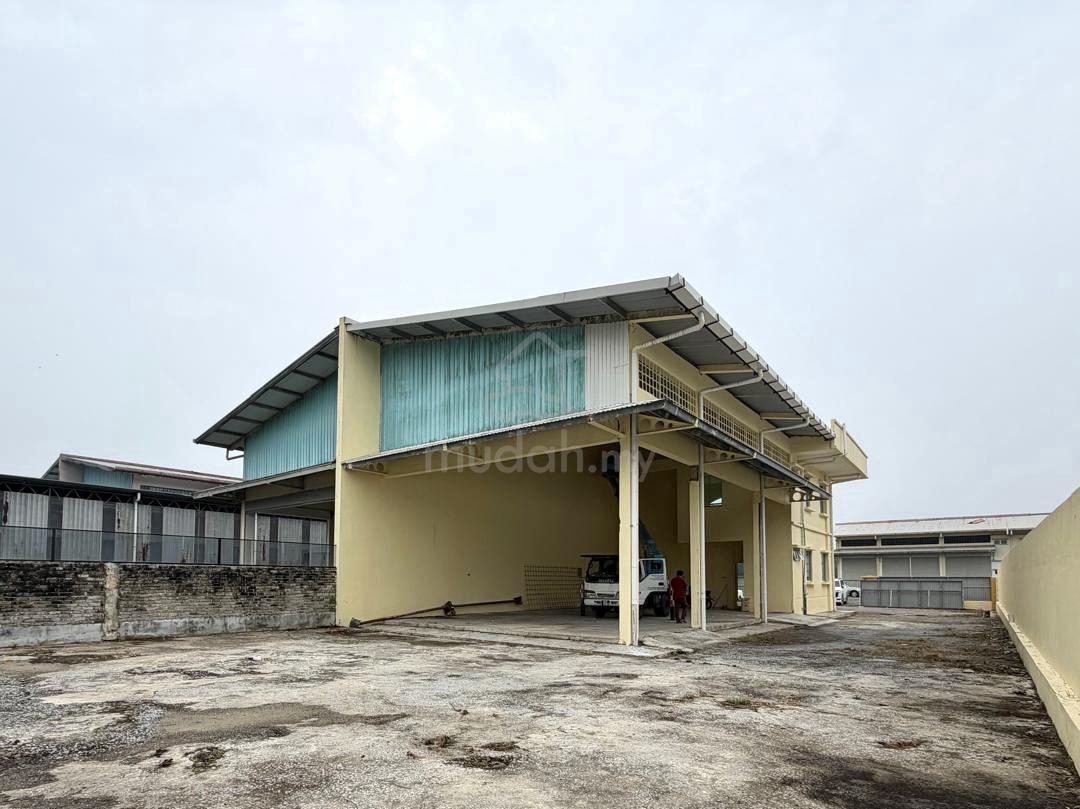 Warehouse / Factory, Kuching – photo 1 of 3