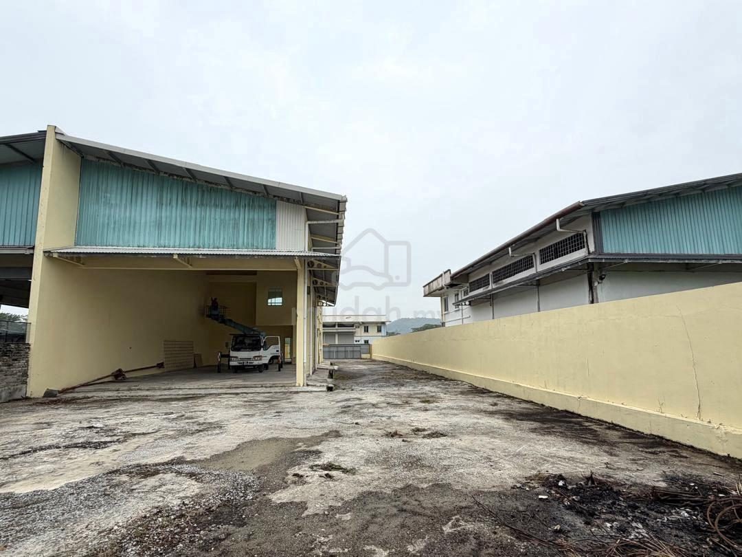 Warehouse / Factory, Kuching – photo 2 of 3