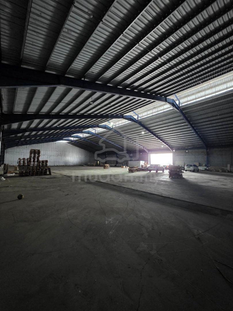 Warehouse / Factory, Kuching – photo 2 of 3