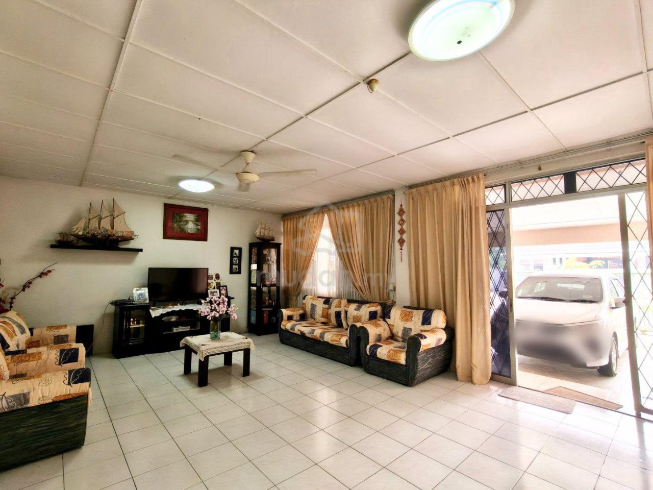 2-storey Terraced House, Kuching – photo 3 of 3
