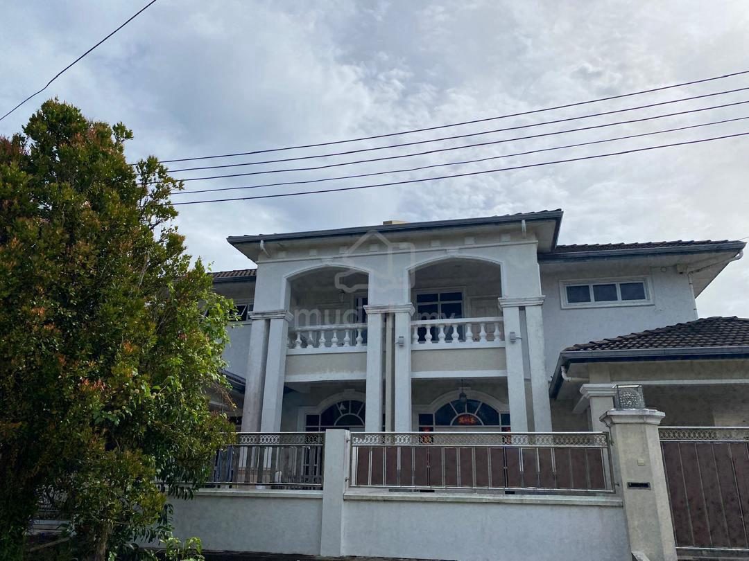 Prime location, Tanjung/Luak bay