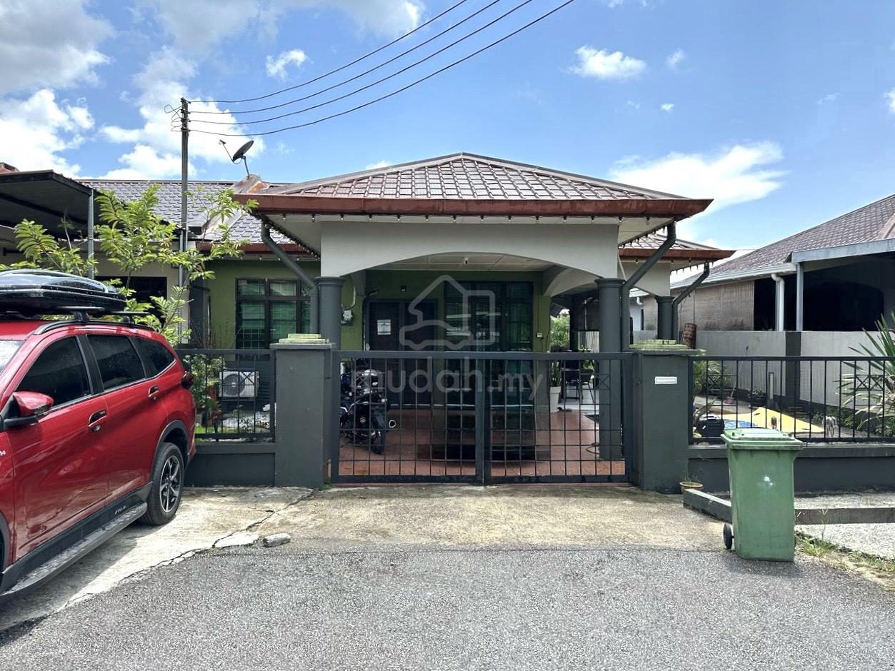 Corner, Teres Setingkat, Matang Jaya