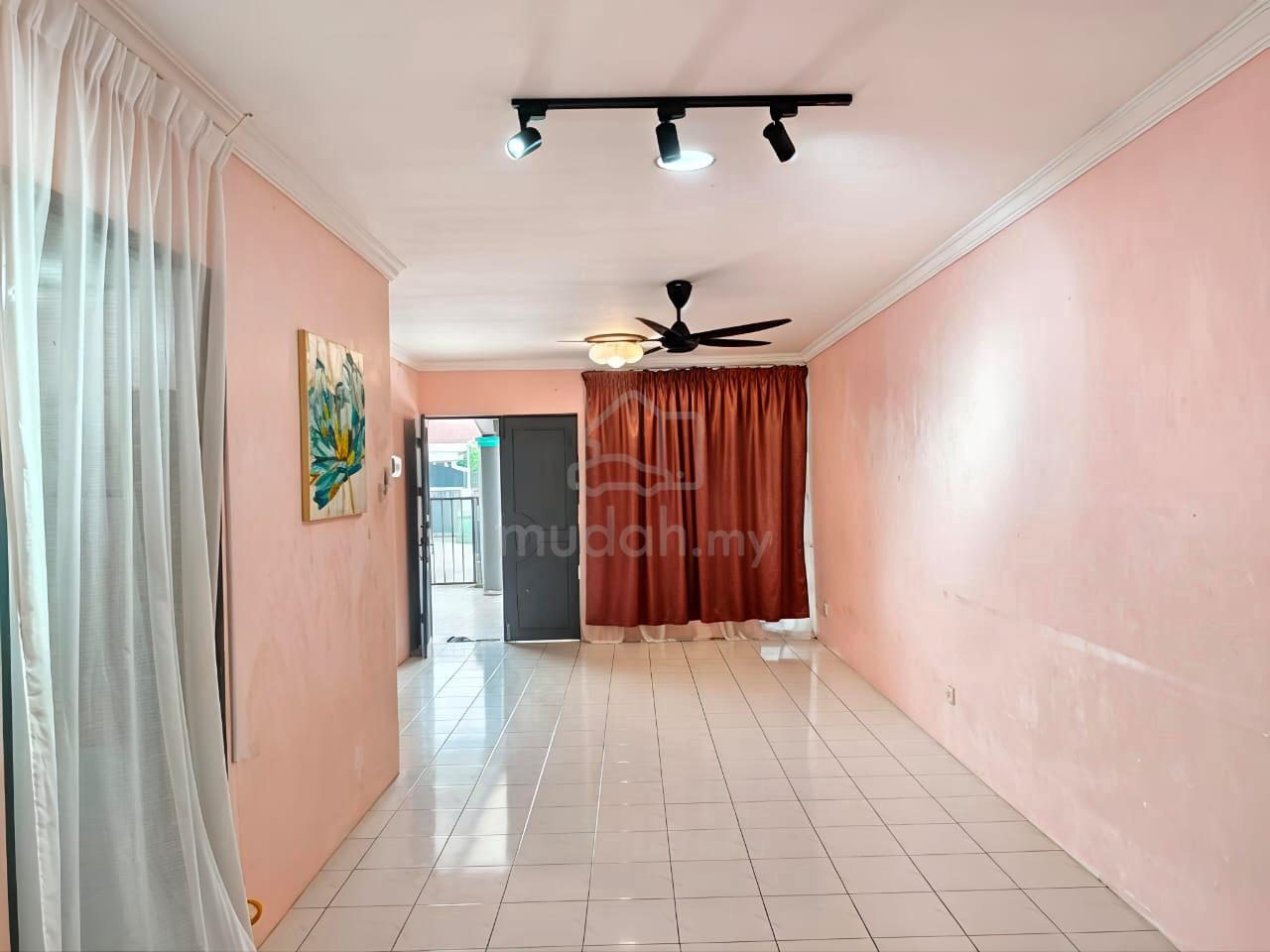 RENOVATED, Teres Setingkat, MATANG JAYA photo 3