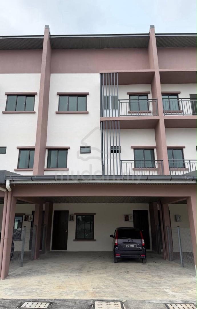 Gated Guarded Townhouse at Prime Area Stutong! photo 2
