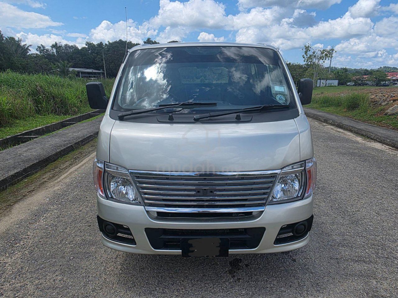Nissan Urvan Window Van DIESEL 🚙 Manual 🔥🔥 photo 2