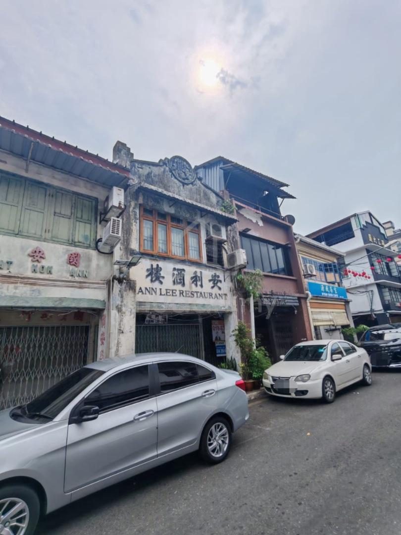 Shop lot, Kuching – photo 2 of 3