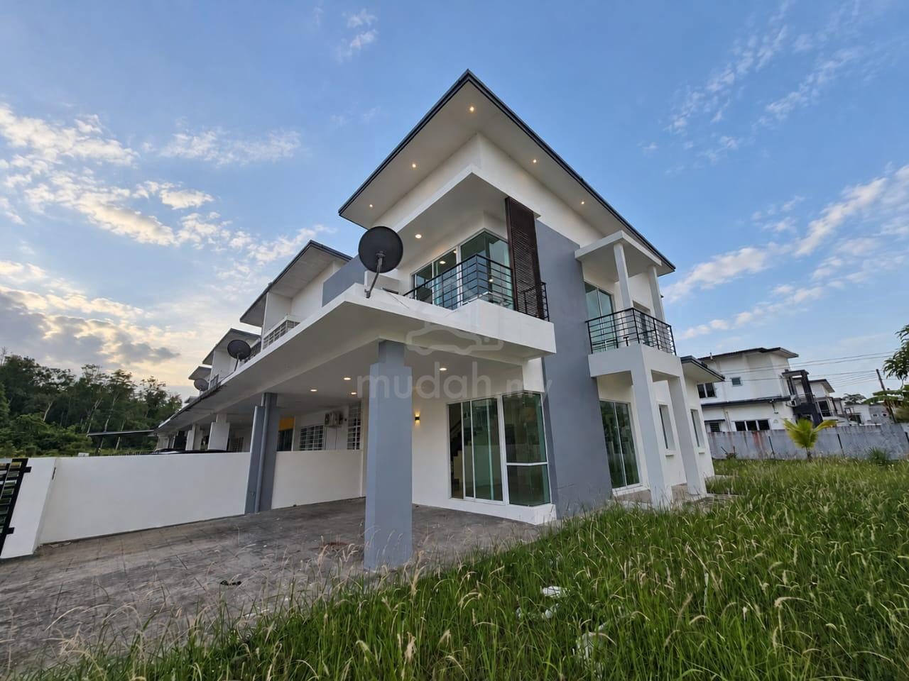 BUKIT BERANGAN RIA DOUBLE STOREY TERRACE CORNER At KOTA SAMARAHAN