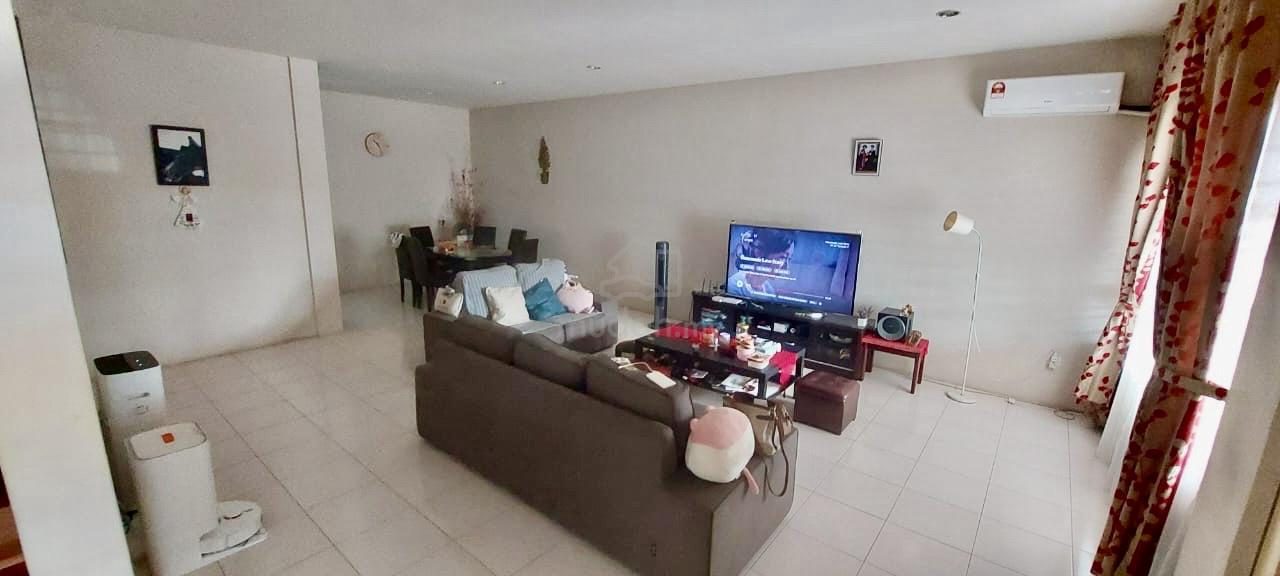 Stutong Kuching Double Storey Intermediate House photo 2