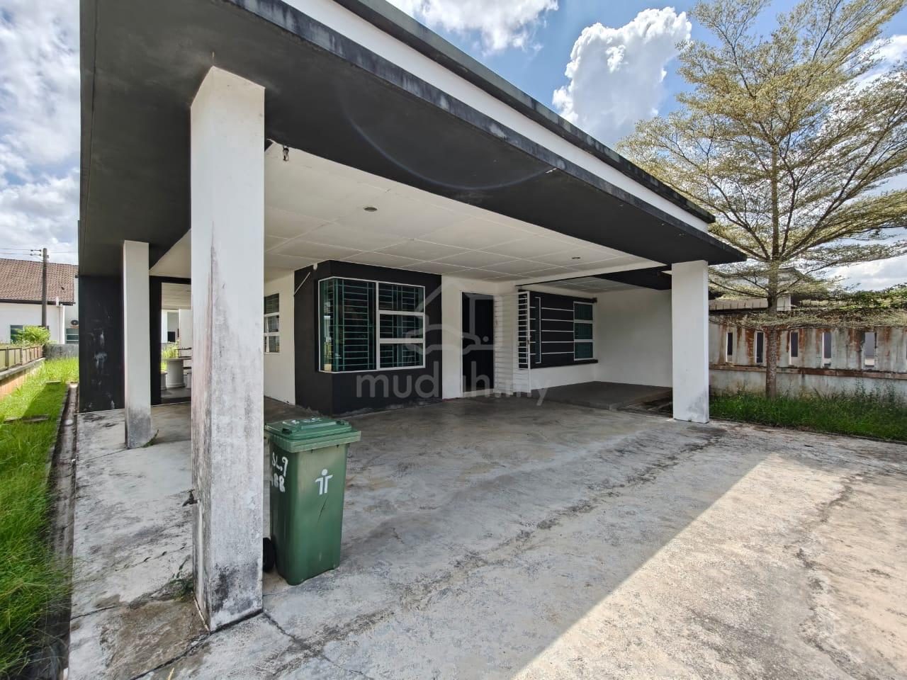 Semi Detached Single Storey at Batu Kawa For Sale photo 1