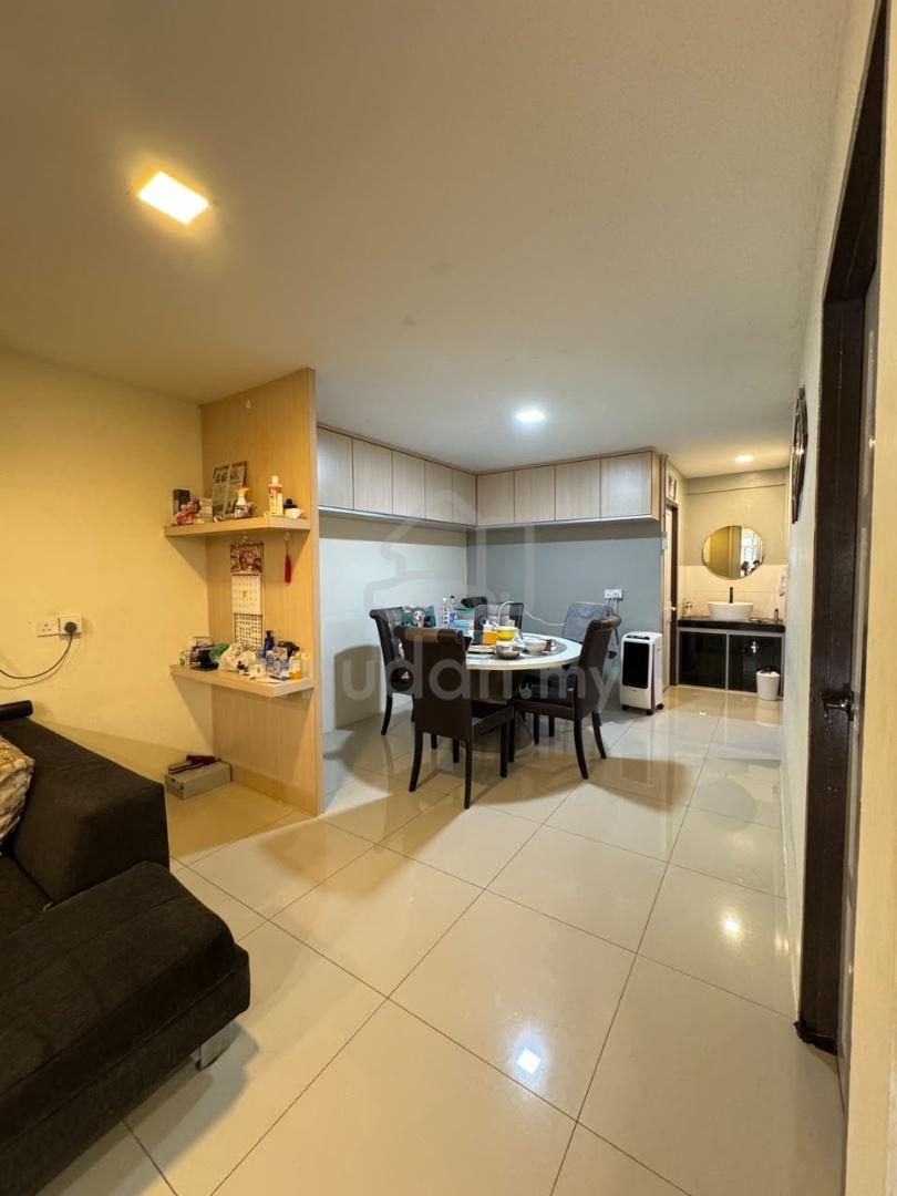 Double Storey Intermediate House at Taman Kenny For Sale photo 3