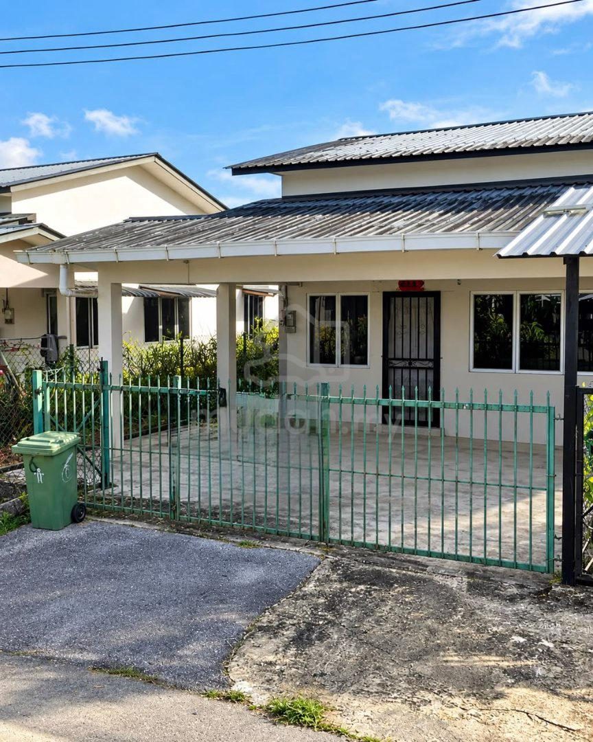 1-storey Terraced House, Kuching – photo 1 of 1