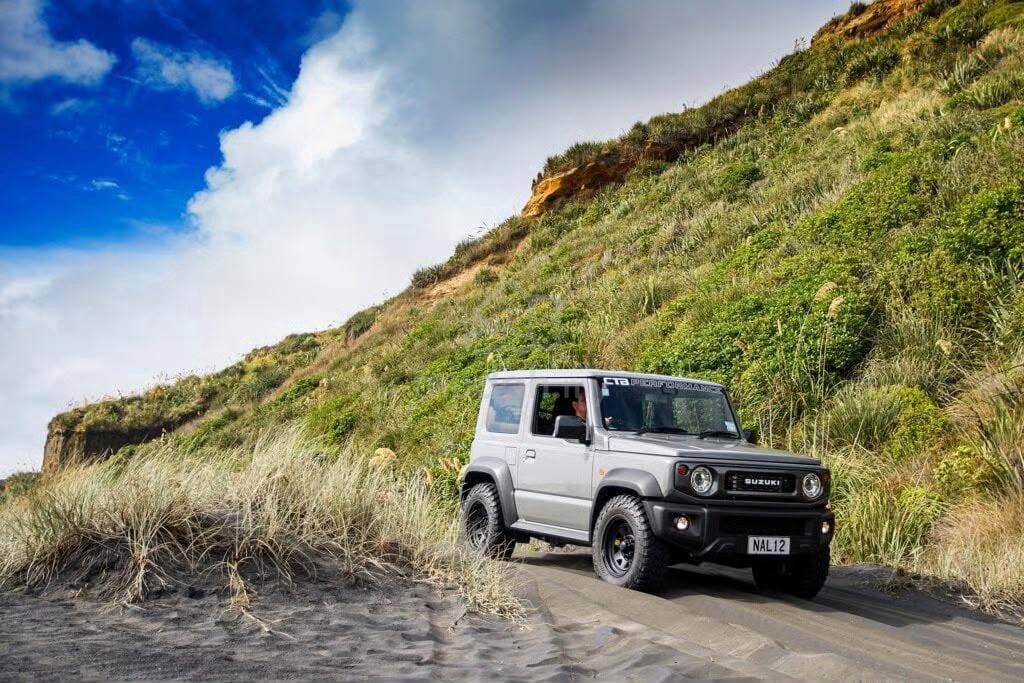 Suzuki Jimny, Kuching – photo 3 of 3