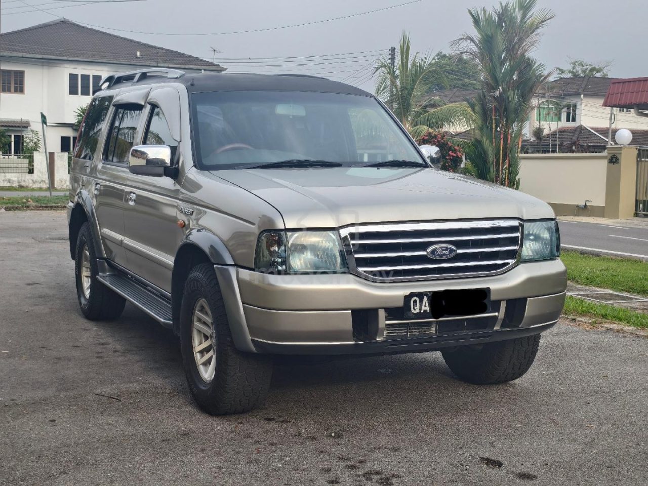 Ford Everest, Kuching – photo 1 of 3