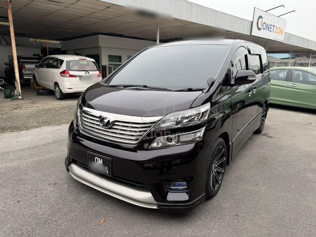 Toyota Vellfire, Kuching – photo 2 of 3