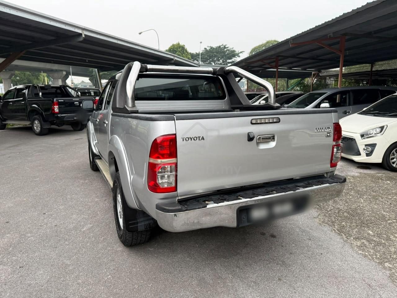 Toyota Hilux, Kuching – photo 3 of 3