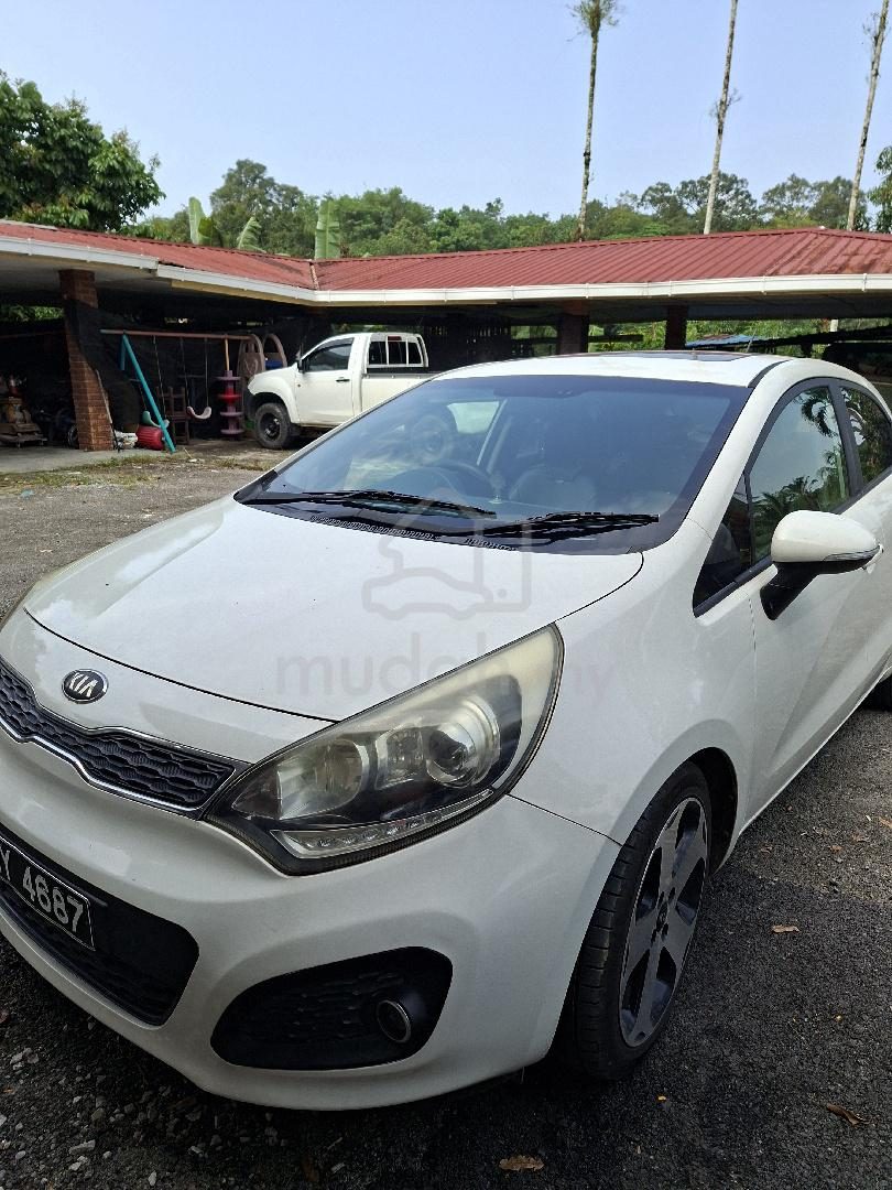 2015 Kia RIO 1.4 EX (A)