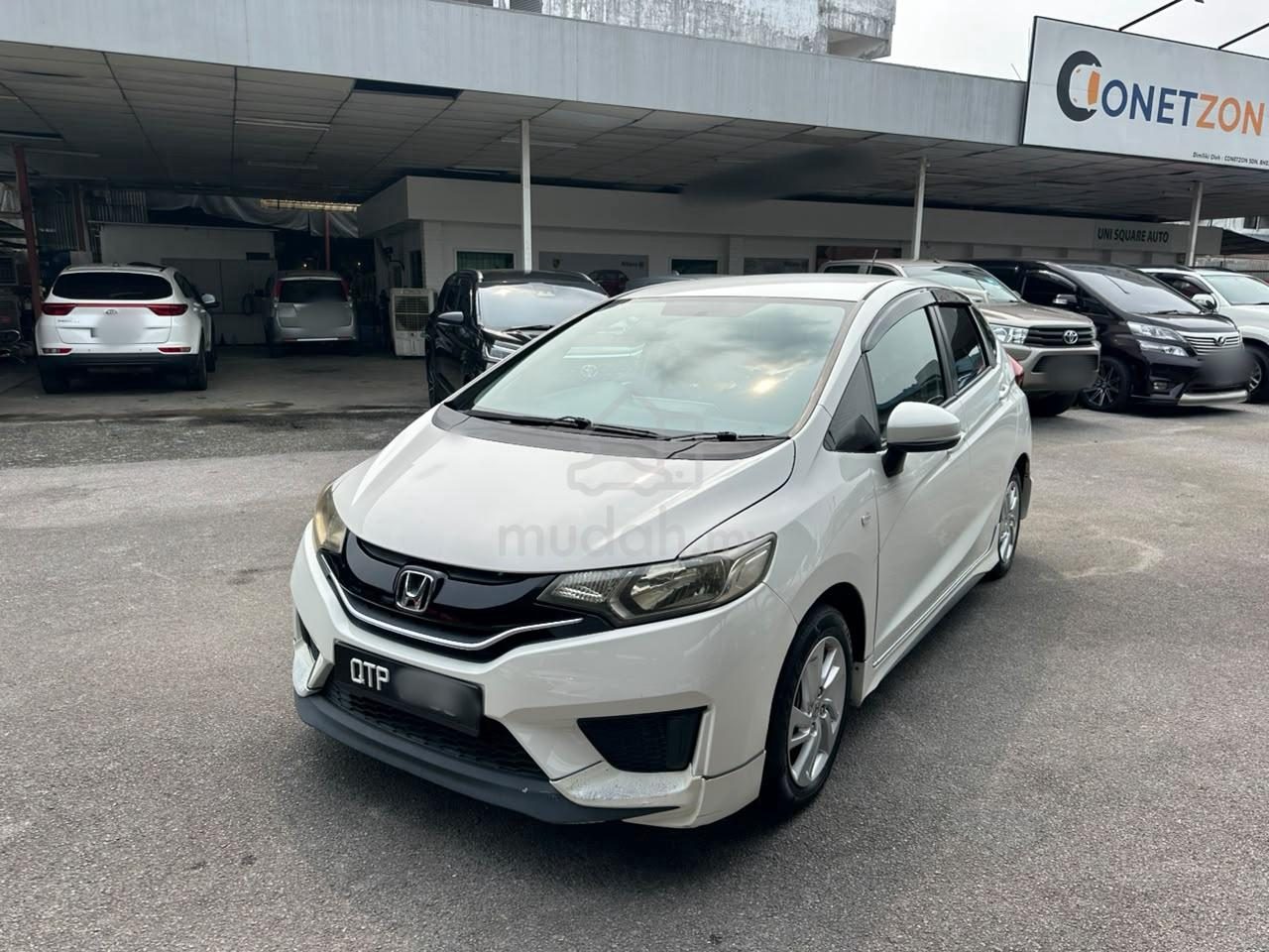 Honda Jazz, Kuching – photo 2 of 3