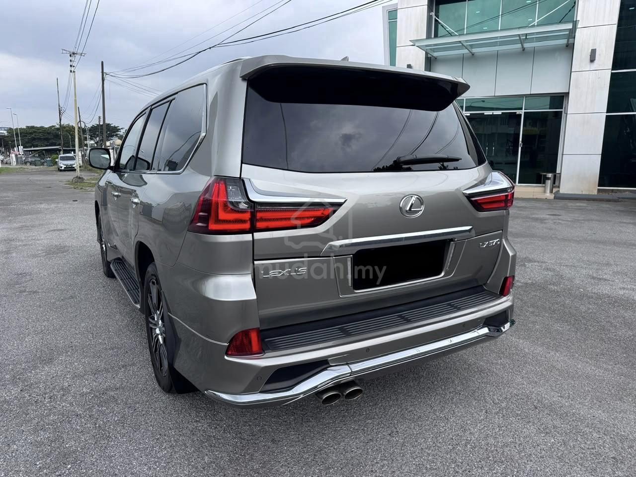 2019 Lexus LX570 5.7 (A) photo 3