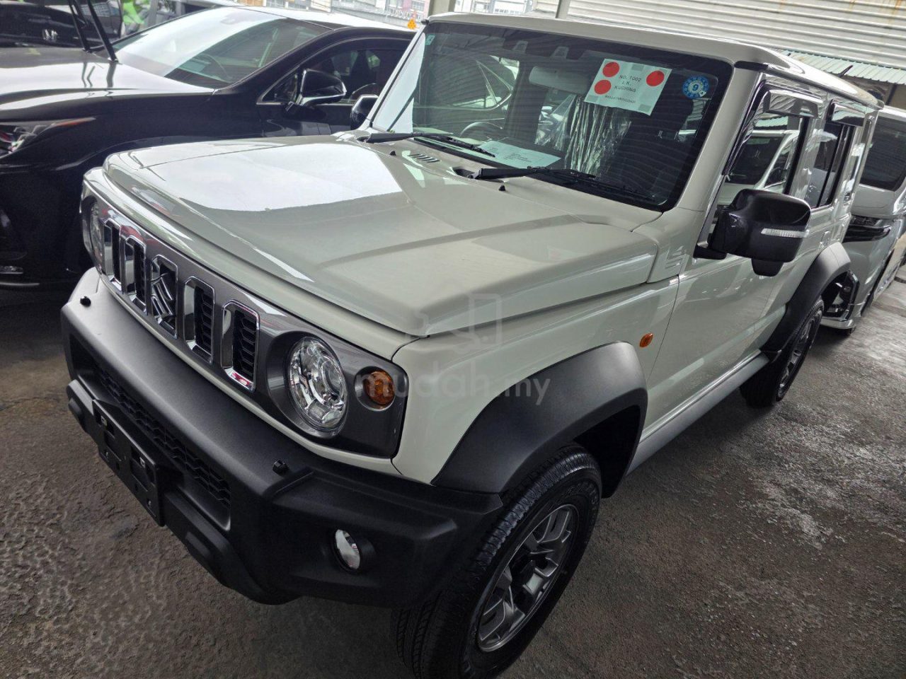 Suzuki Jimny, Kuching – photo 2 of 3