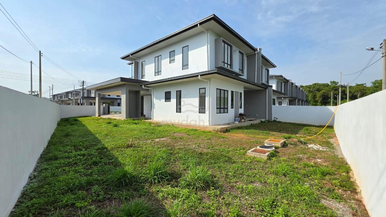 Semi-Detached House, Kuching – photo 1 of 3
