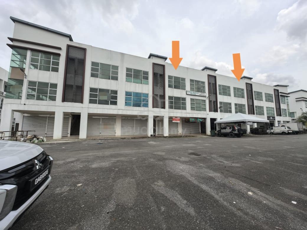 Perpetuity 3 storey shop house for sale at Uni Central Samarahan