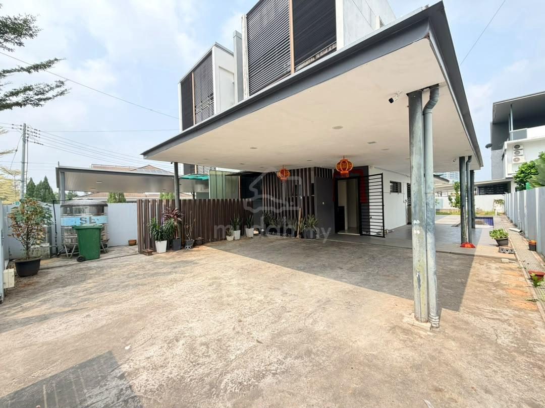 Semi-Detached House, Kuching – photo 1 of 3