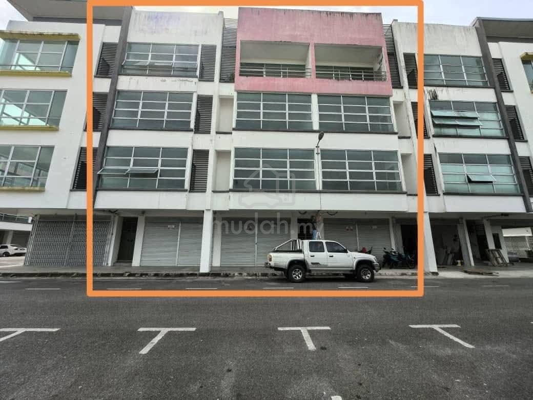 Shop lot, Kuching – photo 1 of 3