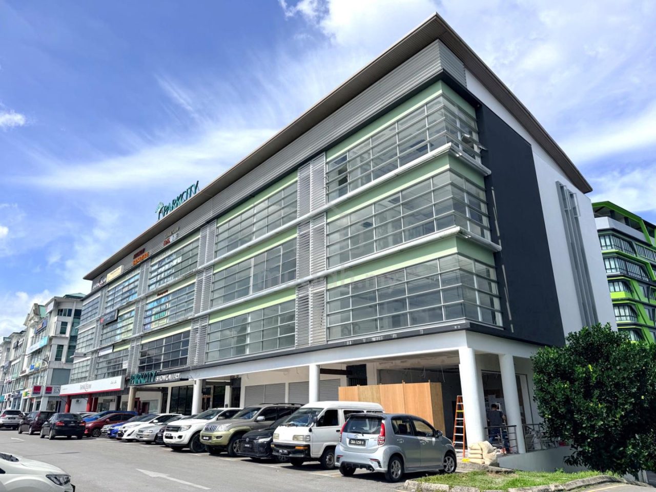 Shop lot, Kuching – photo 1 of 3