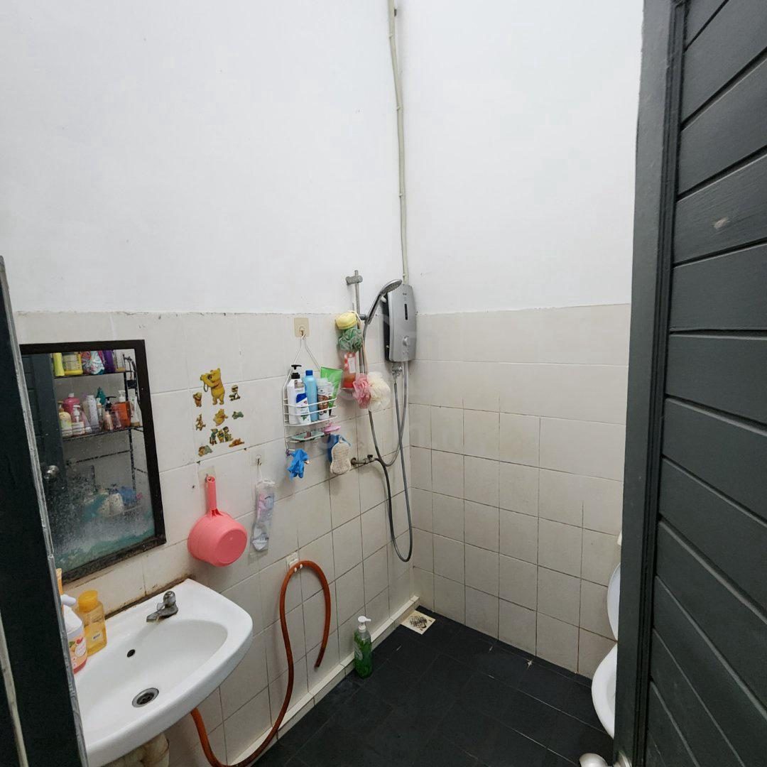 1-storey Terraced House, Kuching – photo 3 of 3