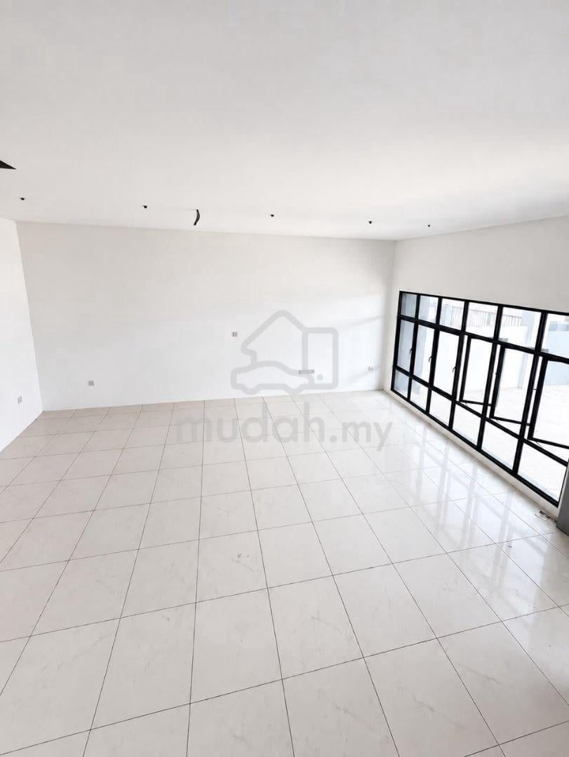 2-storey Terraced House, Kuching – photo 3 of 3