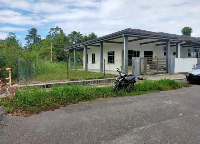 taman bungenvilla jalan oya lama batu 8 1/2  sibu photo 1