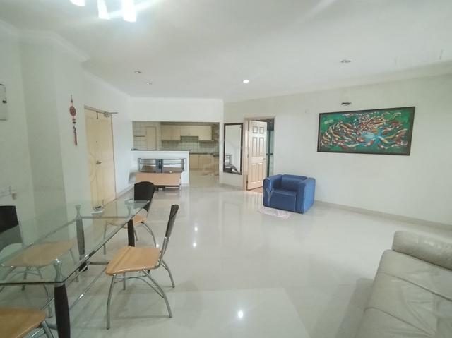 De Summit Condominium For Sale photo 2